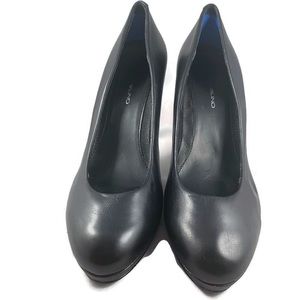 Bandolino black leather heels